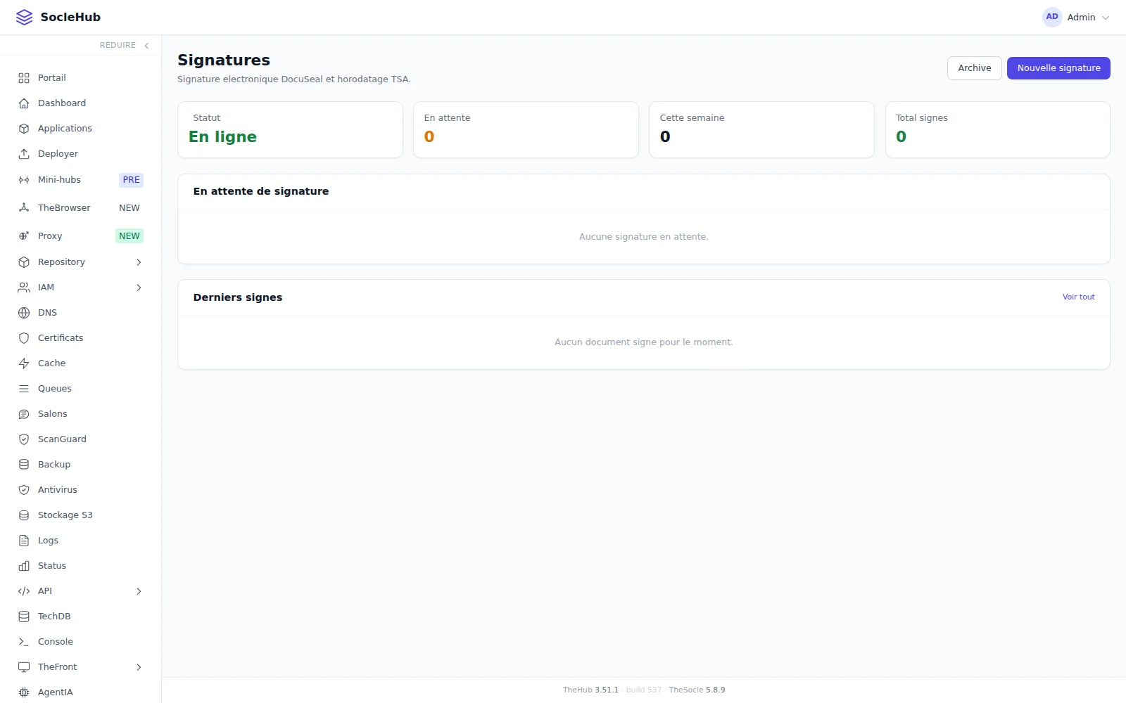 La page Signatures de la console du Hub thesocle.net : service en ligne, compteurs à zéro, aucune signature en attente, aucun document signé